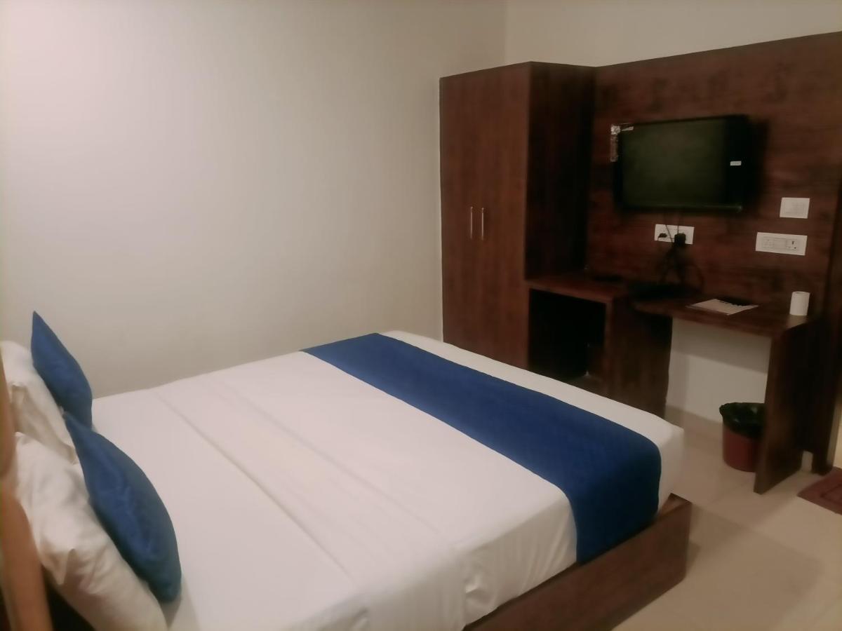 Hotel Le Mount Near Igi Airport New Delhi Buitenkant foto